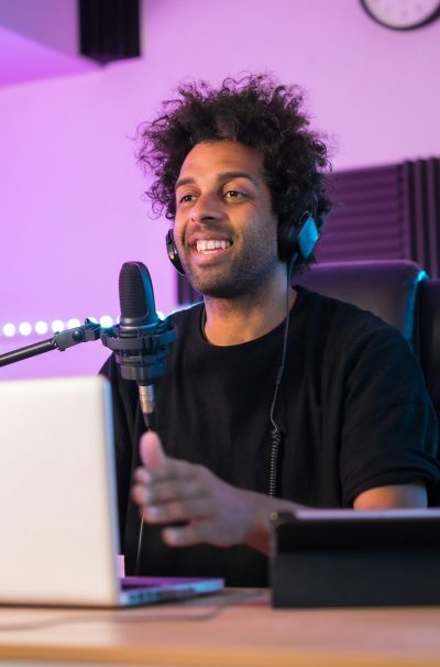 Content creator during a streaming online lesson